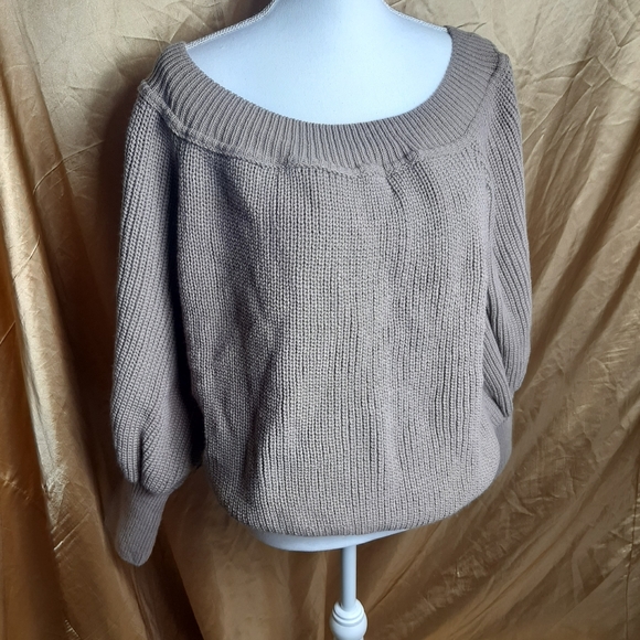 Nasty Gal Sweaters - Nasty gal off shoulder sweater size 16/18 tan